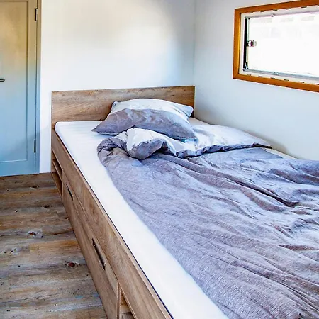 Cozy Ship In With House Sea View Botel 3*